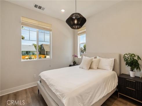 21171 Strathmoor , Huntington Beach, CA