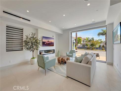 203 Indianapolis Avenue, Huntington Beach, CA