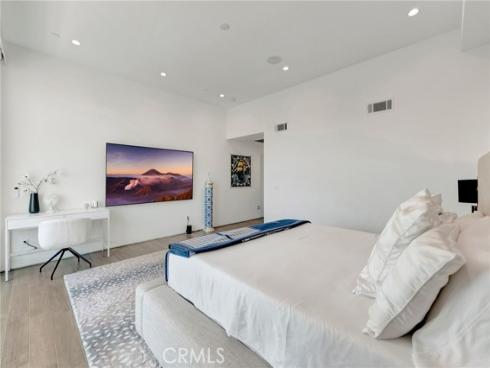 203 Indianapolis Avenue, Huntington Beach, CA