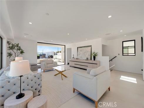 203 Indianapolis Avenue, Huntington Beach, CA