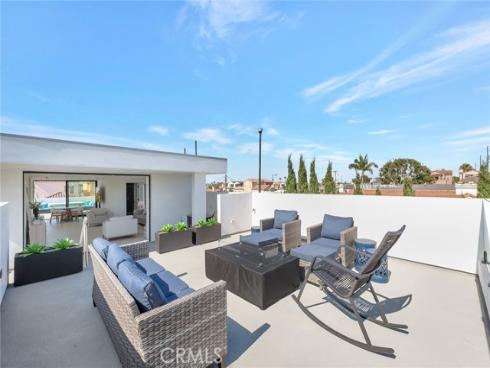 203 Indianapolis Avenue, Huntington Beach, CA