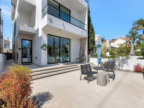 203 Indianapolis Avenue, Huntington Beach, CA