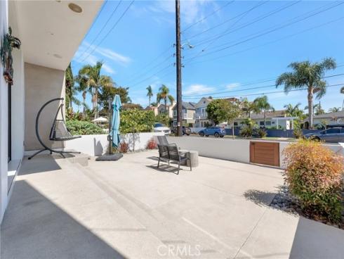 203 Indianapolis Avenue, Huntington Beach, CA