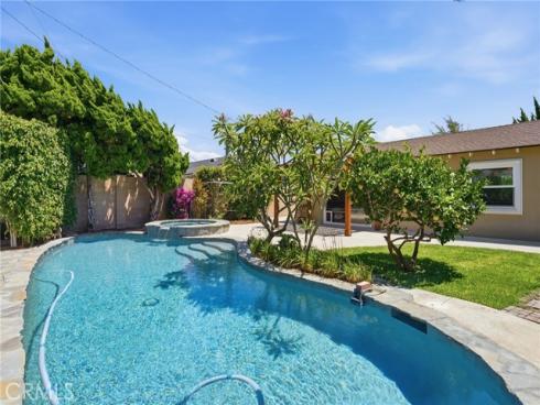 5051 Sisson Drive, Huntington Beach, CA