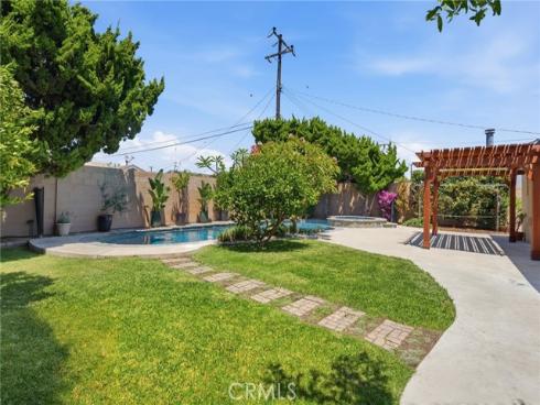 5051 Sisson Drive, Huntington Beach, CA