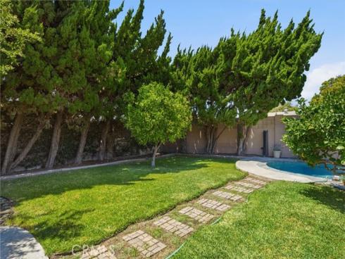 5051 Sisson Drive, Huntington Beach, CA