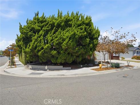 5051 Sisson Drive, Huntington Beach, CA