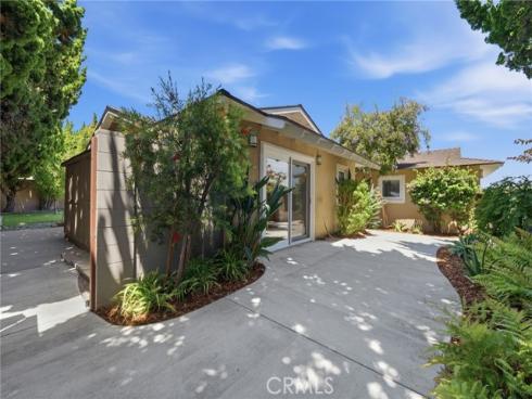 5051 Sisson Drive, Huntington Beach, CA