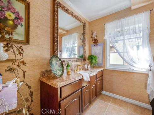 19381 Woodlands Dr , Huntington Beach, CA