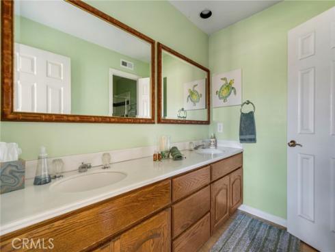 19381 Woodlands Dr , Huntington Beach, CA