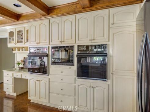 19381 Woodlands Dr , Huntington Beach, CA