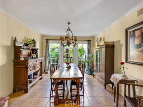 19381 Woodlands Dr , Huntington Beach, CA