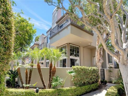19372 Maidstone Lane, Huntington Beach, CA