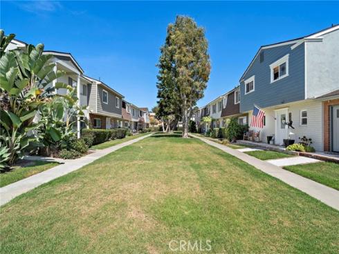 8215 Deerfield Drive, Huntington Beach, CA