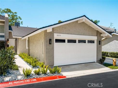 18571  Vallarta Drive  , Huntington Beach, CA