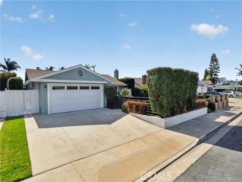 20911 Charwood , Huntington Beach, CA