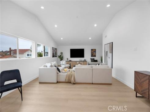 8792 Baywood Drive, Huntington Beach, CA