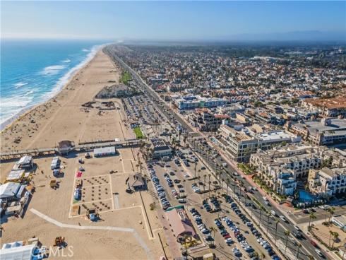 200 Pacific coast M50 Highway, Huntington Beach, CA