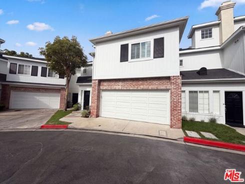 18743  Chapel   Lane, Huntington Beach, CA