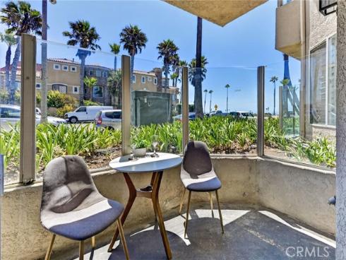 1400 Pacific Coast Hwy 103 , Huntington Beach, CA