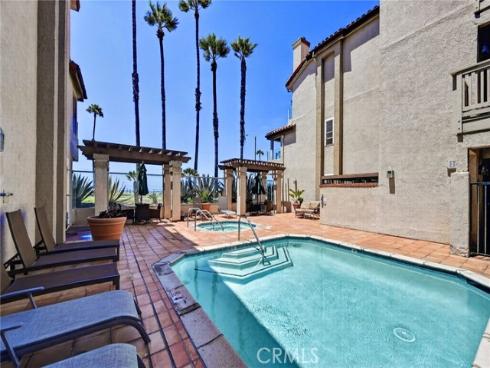 1400 Pacific Coast Hwy 103 , Huntington Beach, CA