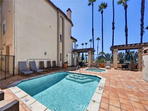 1400 Pacific Coast Hwy 103 , Huntington Beach, CA