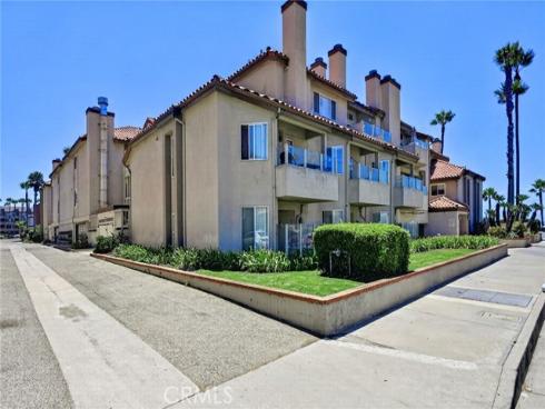 1400 Pacific Coast Hwy 103 , Huntington Beach, CA