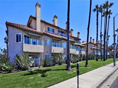 1400 Pacific Coast Hwy 103 , Huntington Beach, CA