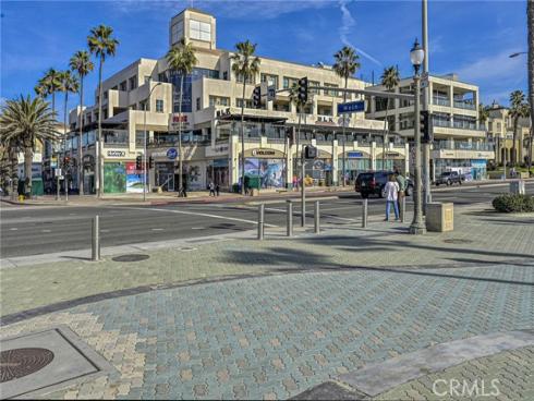 1400 Pacific Coast Hwy 103 , Huntington Beach, CA