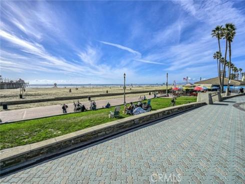 1400 Pacific Coast Hwy 103 , Huntington Beach, CA