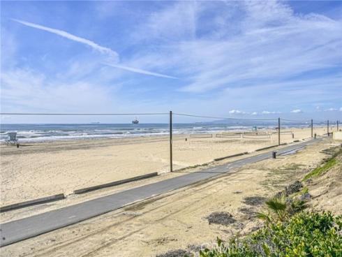 1400  Pacific Coast Hwy  103 , Huntington Beach, CA