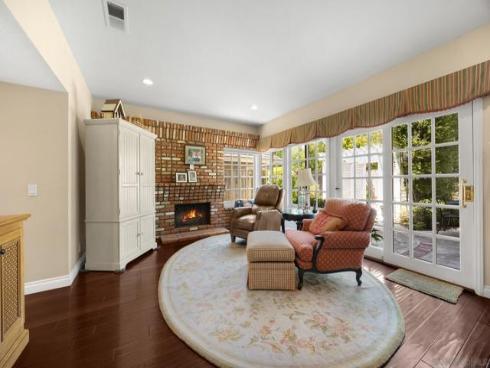 40 Brena , Irvine, CA
