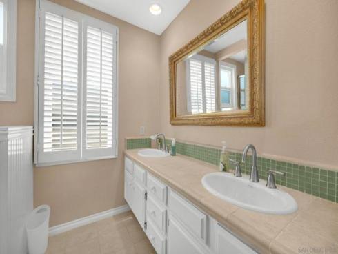 40 Brena , Irvine, CA