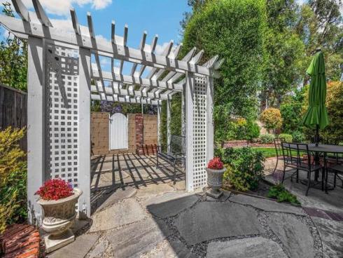 40 Brena , Irvine, CA