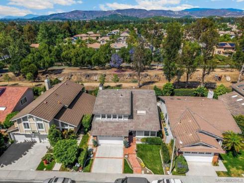 40 Brena , Irvine, CA