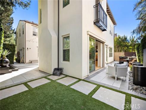 51  Fenway  , Irvine, CA