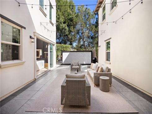 51  Fenway  , Irvine, CA