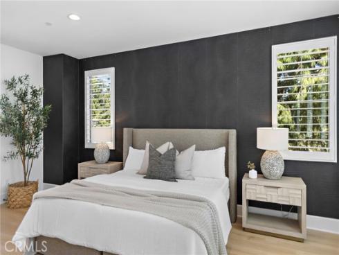 51  Fenway  , Irvine, CA
