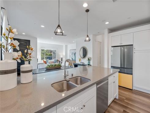 177 Frame , Irvine, CA