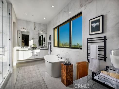 560 Peninsula , Irvine, CA