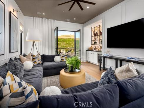 560 Peninsula , Irvine, CA