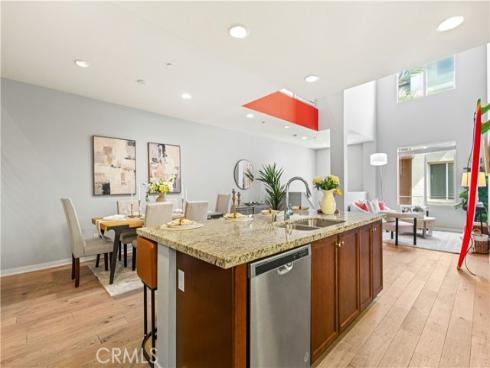 543 Rockefeller , Irvine, CA