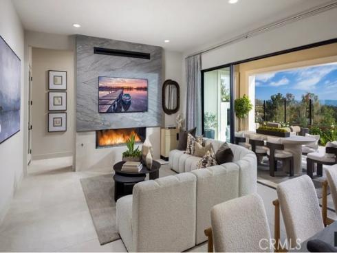453 Treeline , Irvine, CA