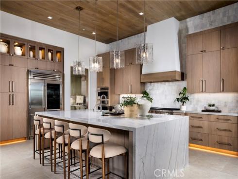 564 Peninsula , Irvine, CA