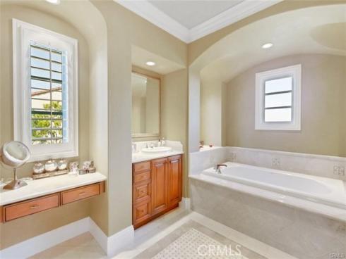 21 Ridgeview , Irvine, CA