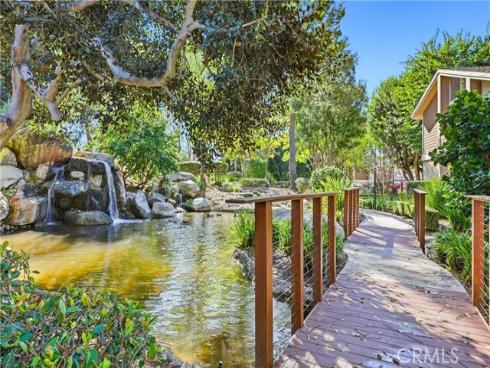 85  Lakepines  , Irvine, CA