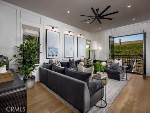533 Peninsula , Irvine, CA