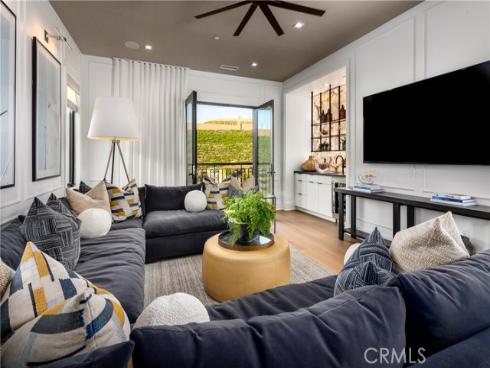533 Peninsula , Irvine, CA