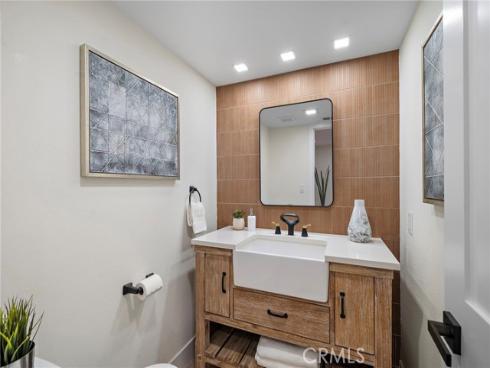 10 Starfall 11 , Irvine, CA
