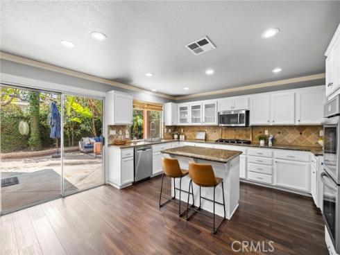 74 Linhaven , Irvine, CA